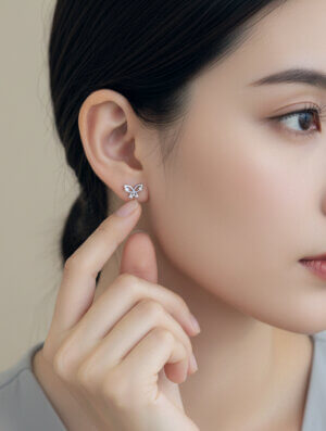 Aretes Mini Mariposa Nocturna