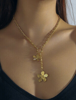 Collar Acero Petalos de-Oro