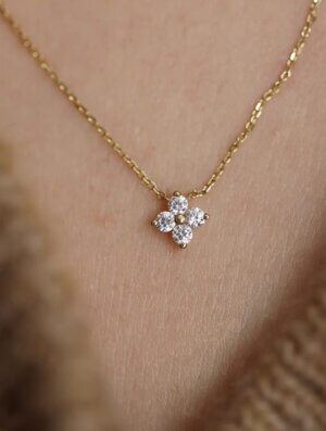 Collar Acero Flor Minimalista