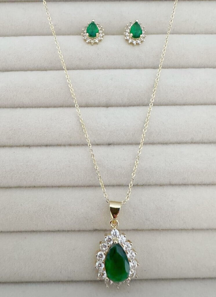 Set Mujer Resplandor Verde