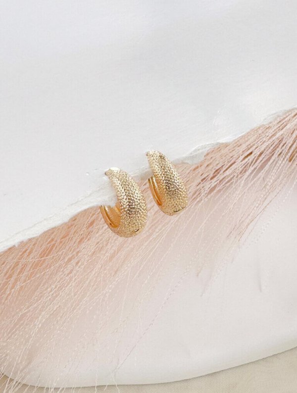 Aretes Mujer Linea Dorada