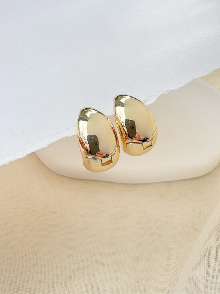 aretes-mujer-pliegue-dorado