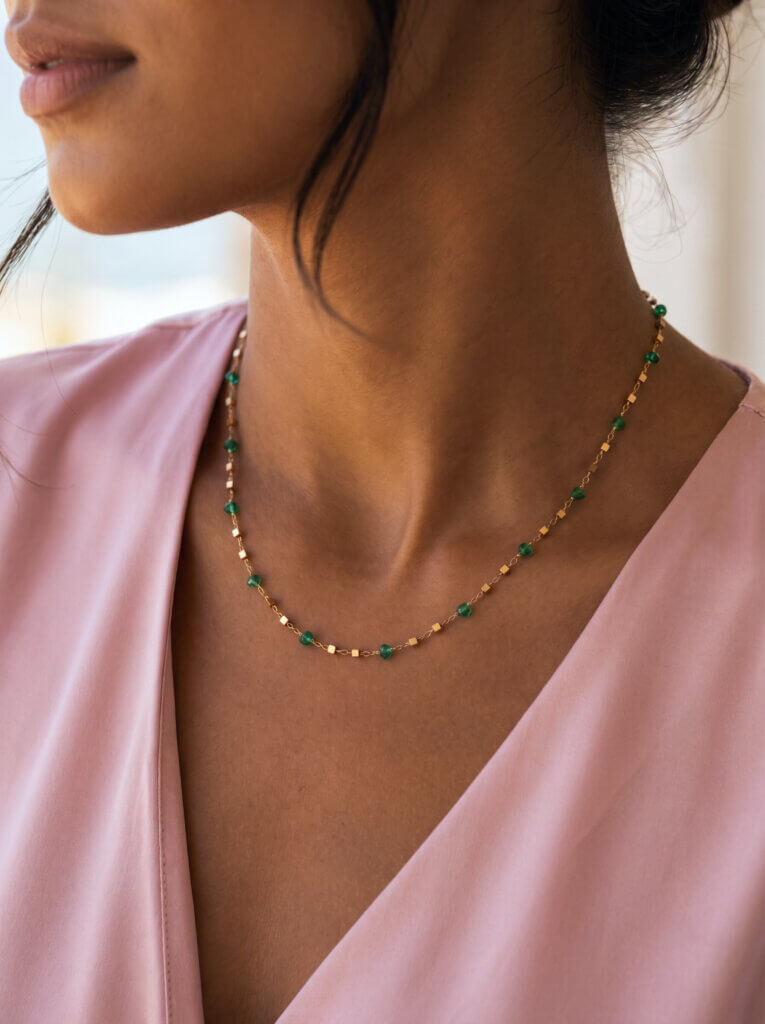 collar-acero-gema-esmeralda-2
