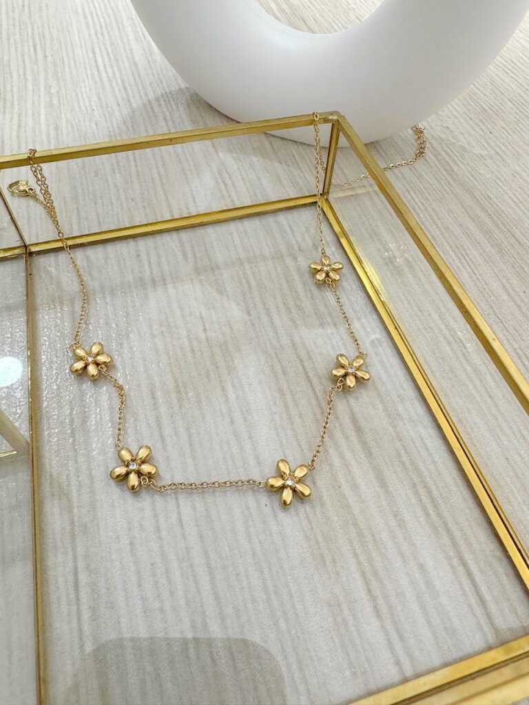 collar-acero-petalo-radiante