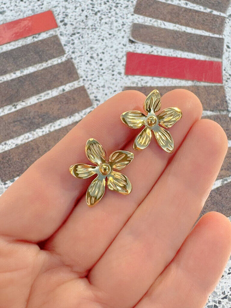 aretes-acero-jardin-dorado-1