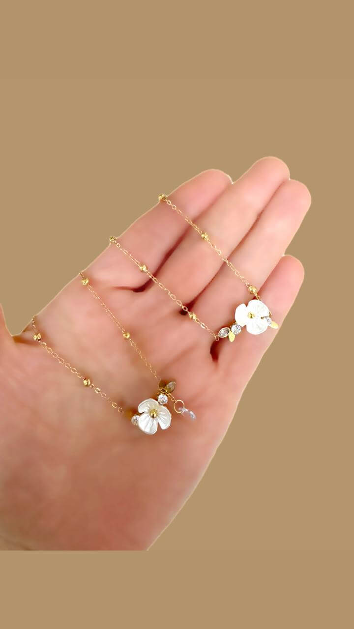set-mujer-jardin-blanco-1