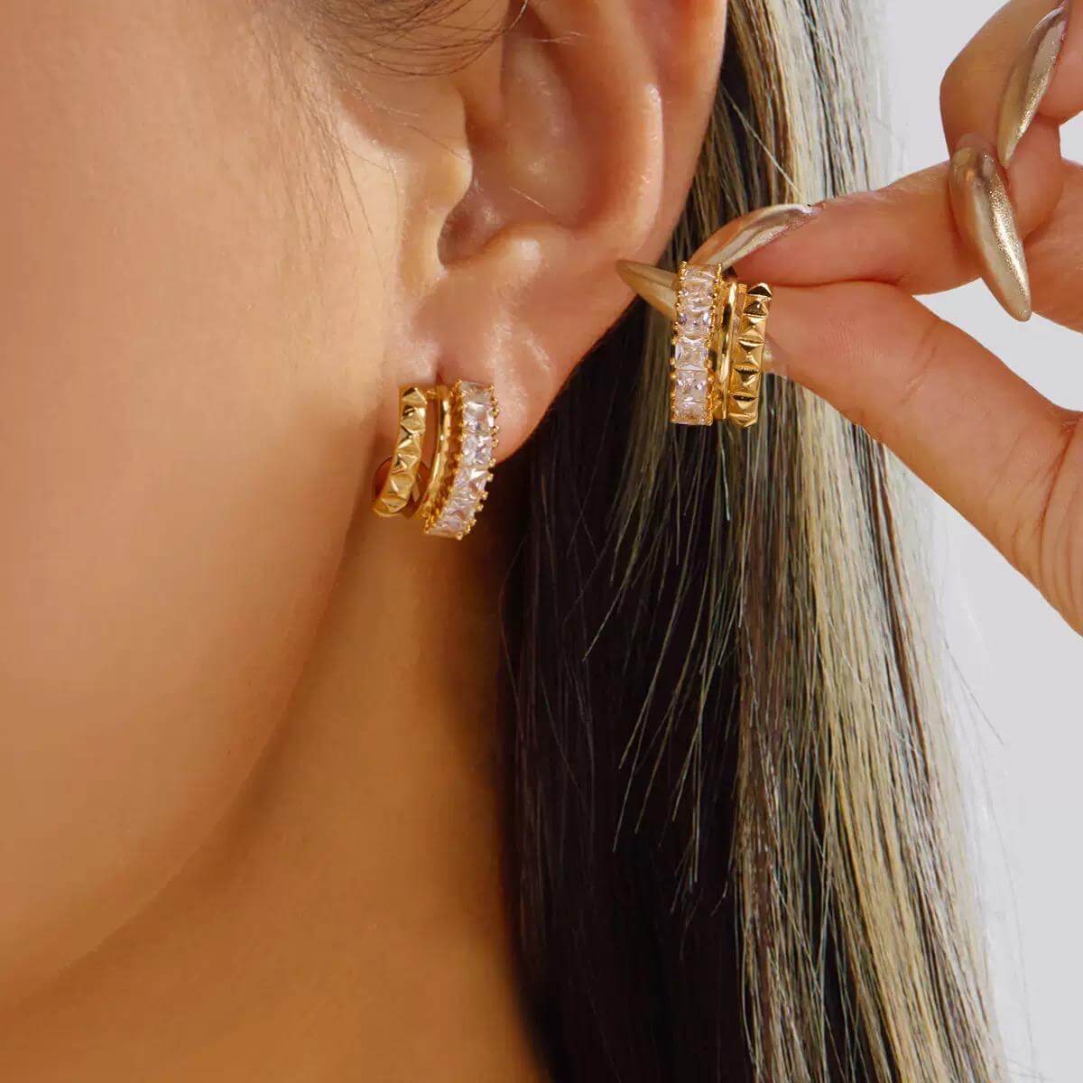 Aretes Mujer Dorado Prisma-1
