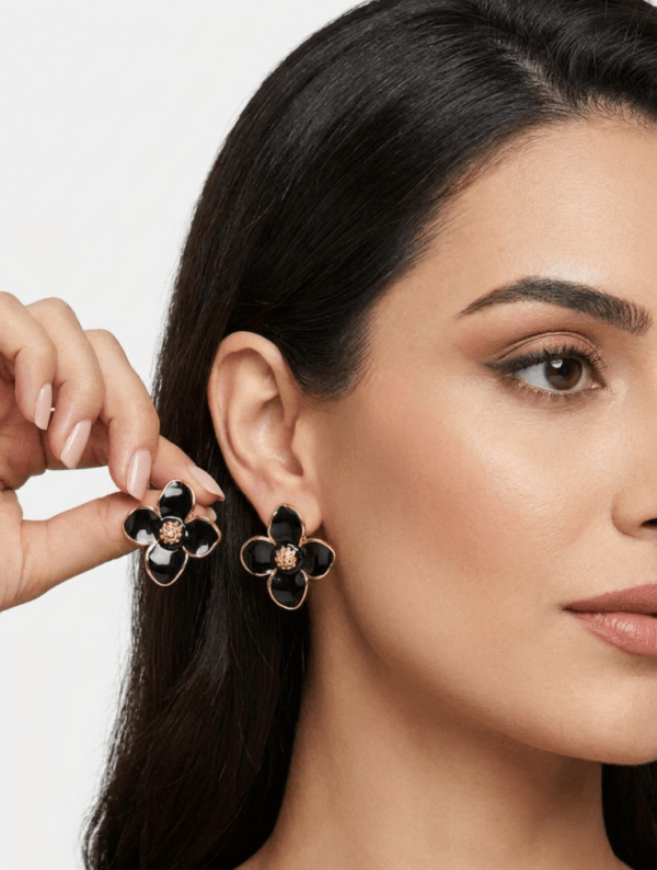OUTLET Aretes Flor Negra