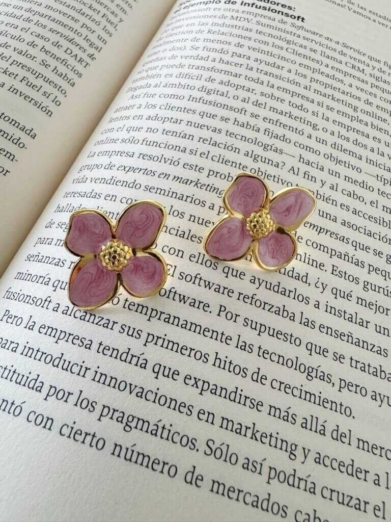 aretes-acero-petalo-rosa-1